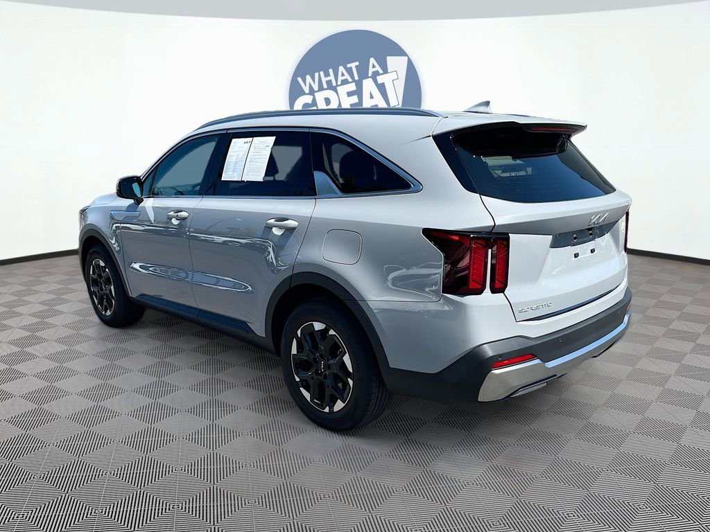 Certified 2025 Kia Sorento S image 8