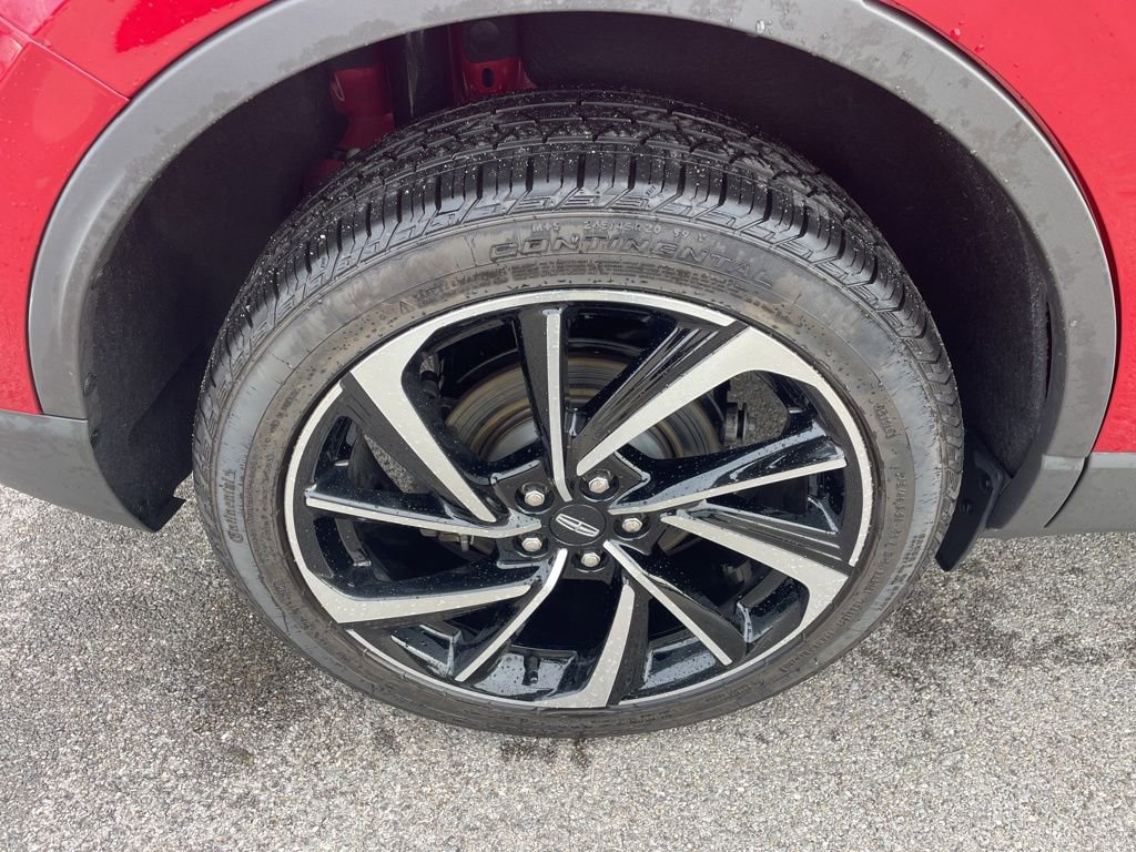 Used 2023 Lincoln Corsair Reserve w/ Rear Removable Package Tray image 15