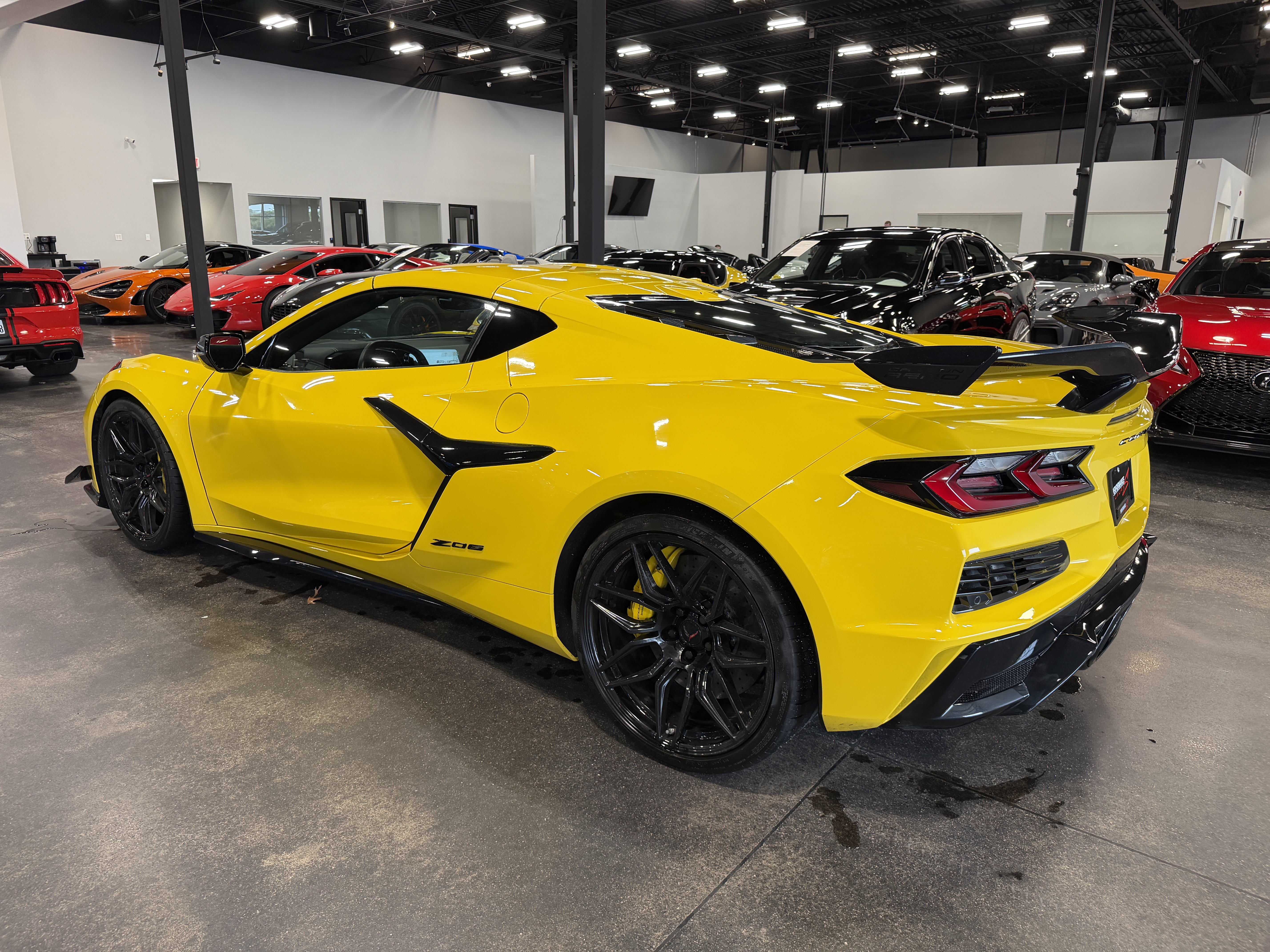 Used 2025 Chevrolet Corvette Z06 w/ Z07 Performance Package RWD image 5