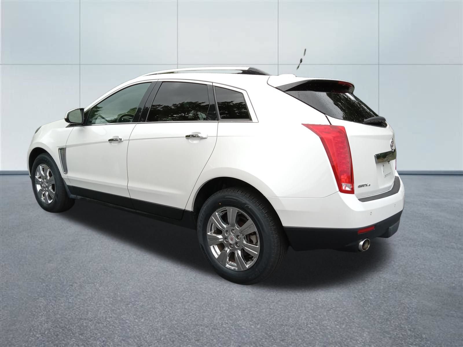 Used 2015 Cadillac SRX Luxury w/ Trailering Package AWD/4WD image 3