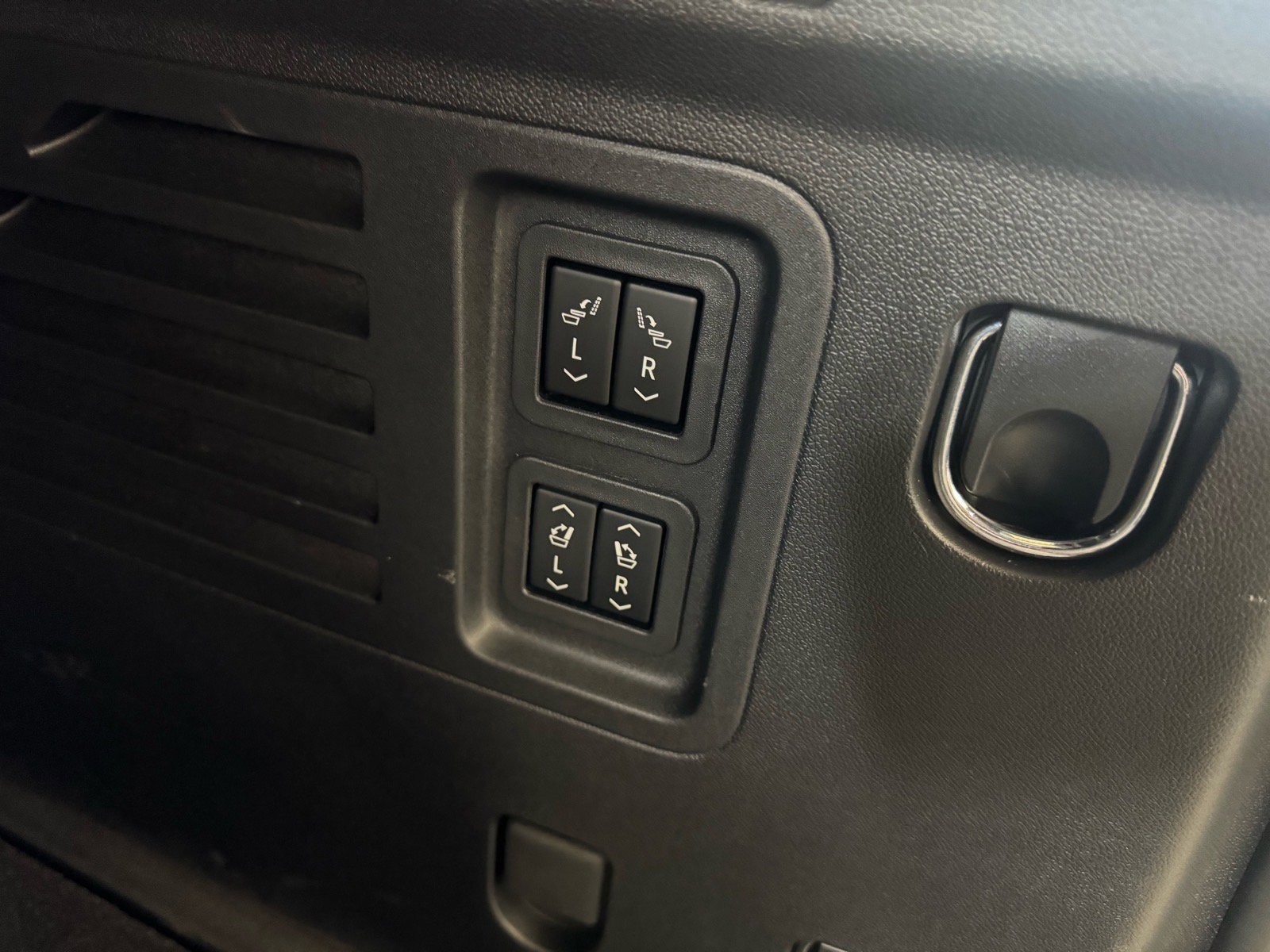 Certified 2024 GMC Acadia Denali w/ LPO, Floor Liner Package AWD/4WD image 11