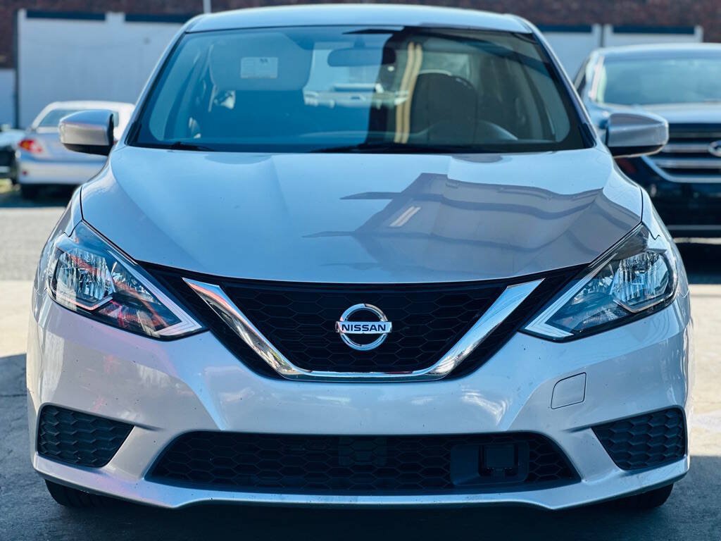 Used 2019 Nissan Sentra SV FWD image 2