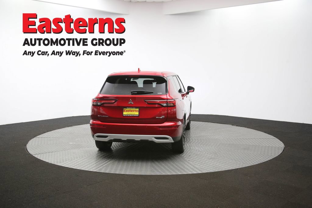 Used 2023 Mitsubishi Outlander SE image 37
