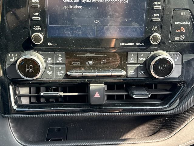 Used 2022 Toyota Highlander XSE AWD/4WD image 31