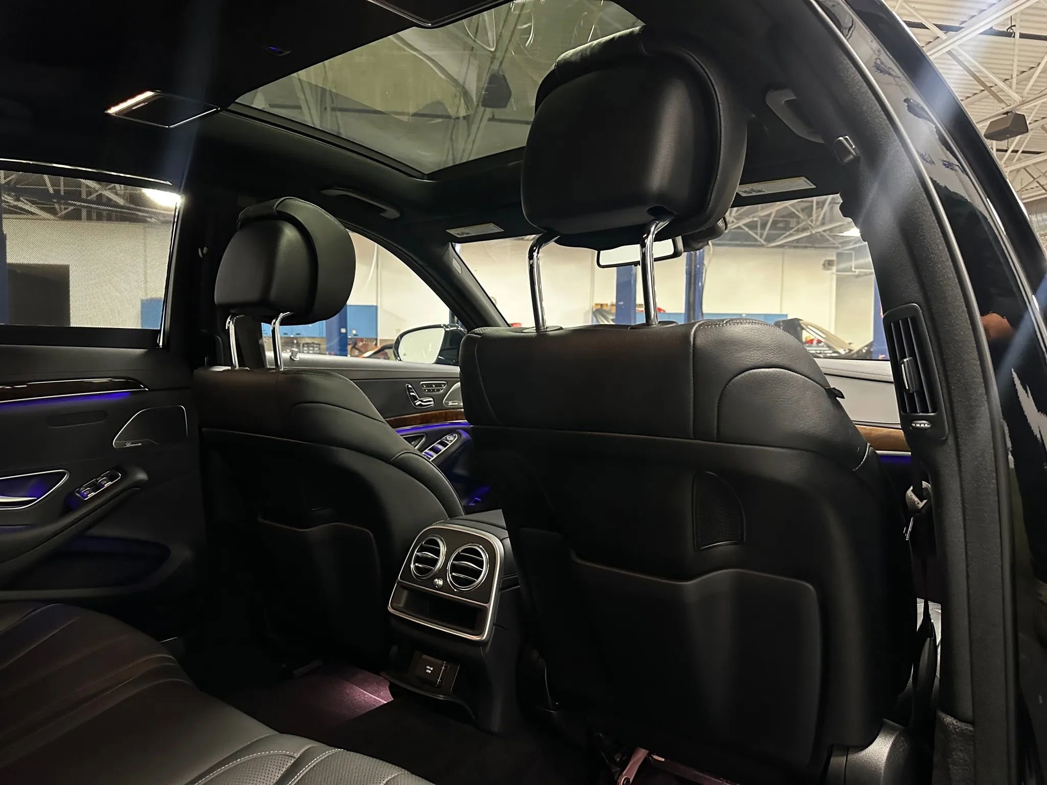 Used 2017 Mercedes-Benz S 550 Sedan image 16