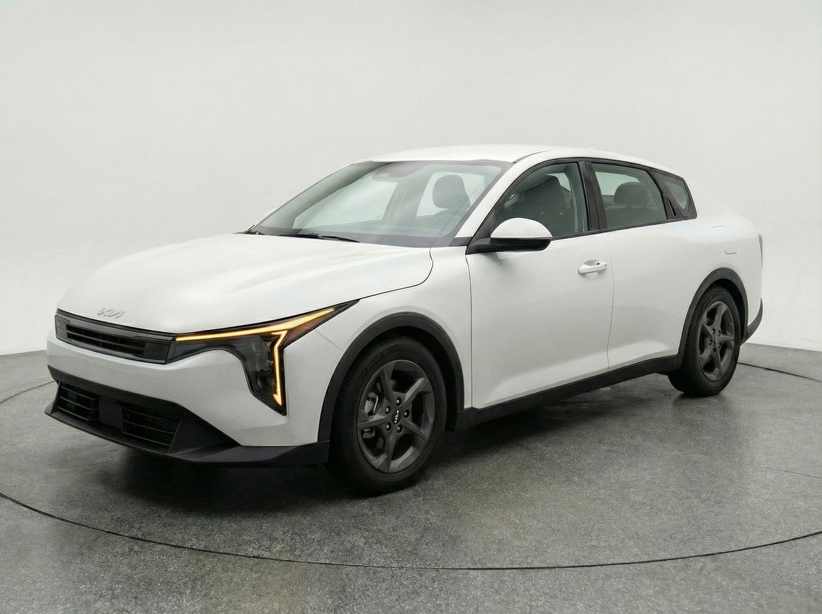 Used 2025 Kia K4 LXS image 3
