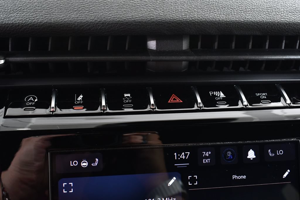 Used 2023 Jeep Grand Cherokee Altitude AWD/4WD image 28