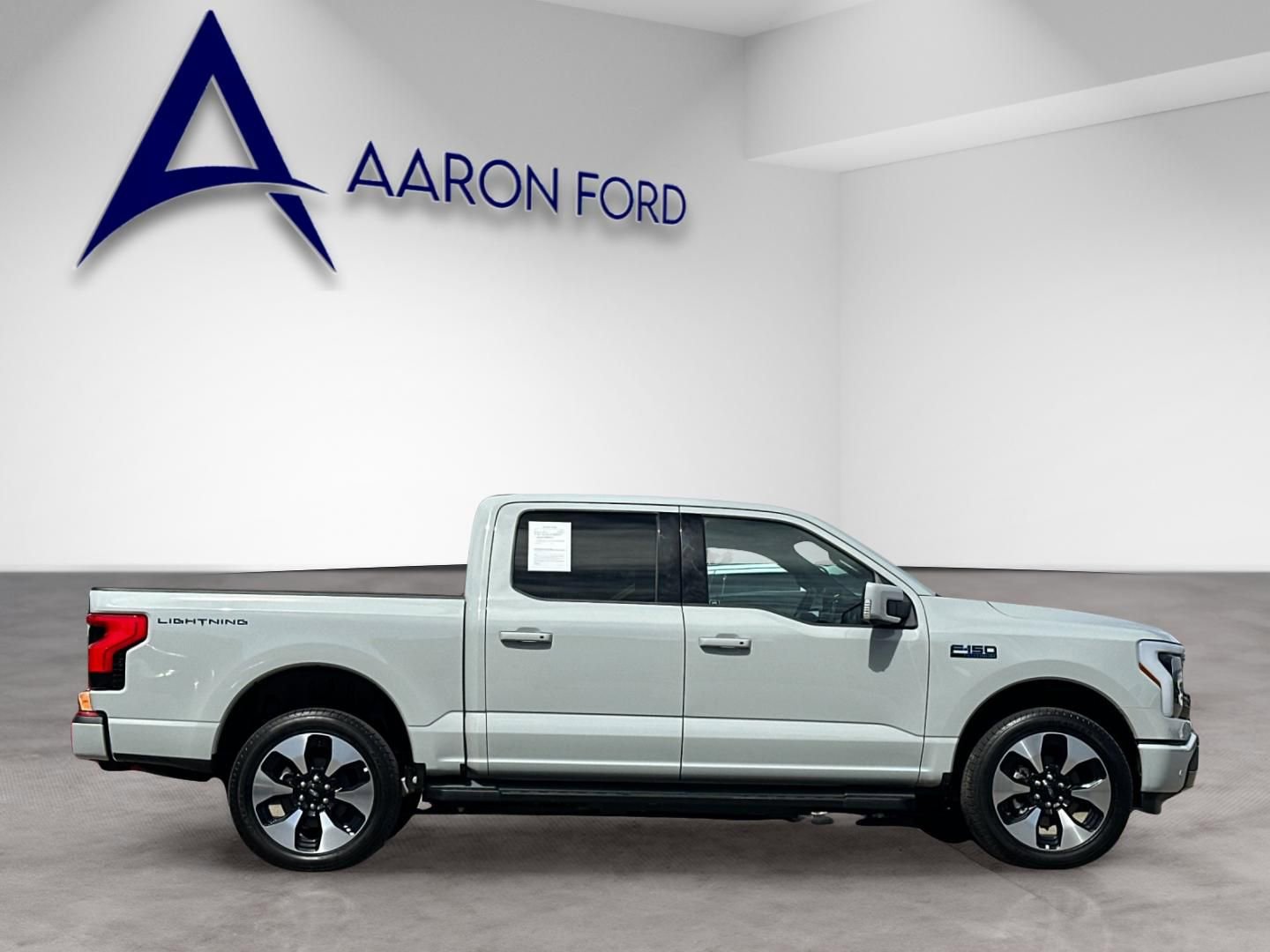 Used 2024 Ford F150 Lightning Platinum AWD/4WD image 7