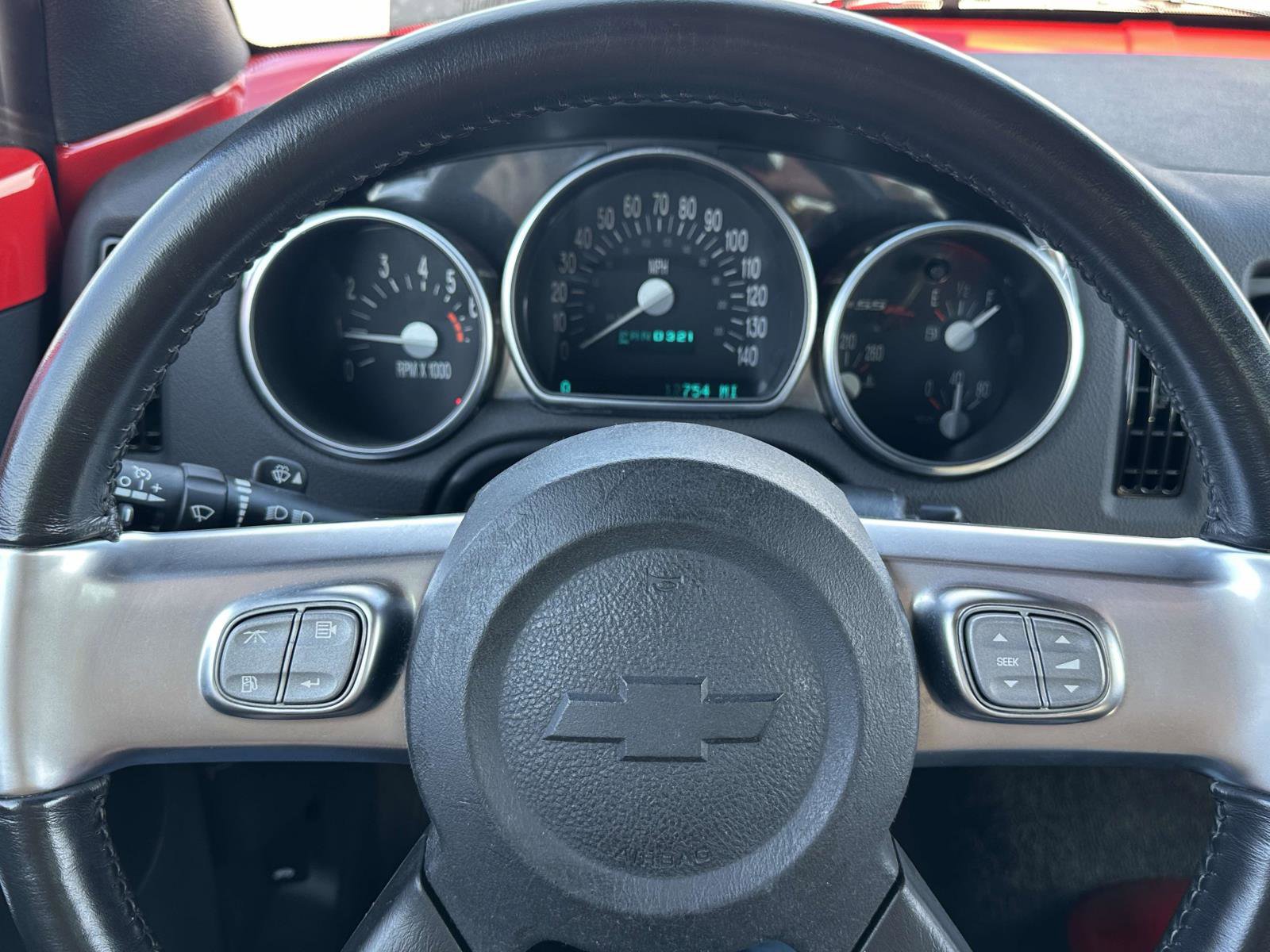 Used 2003 Chevrolet SSR w/ Preferred Equipment Group image 21