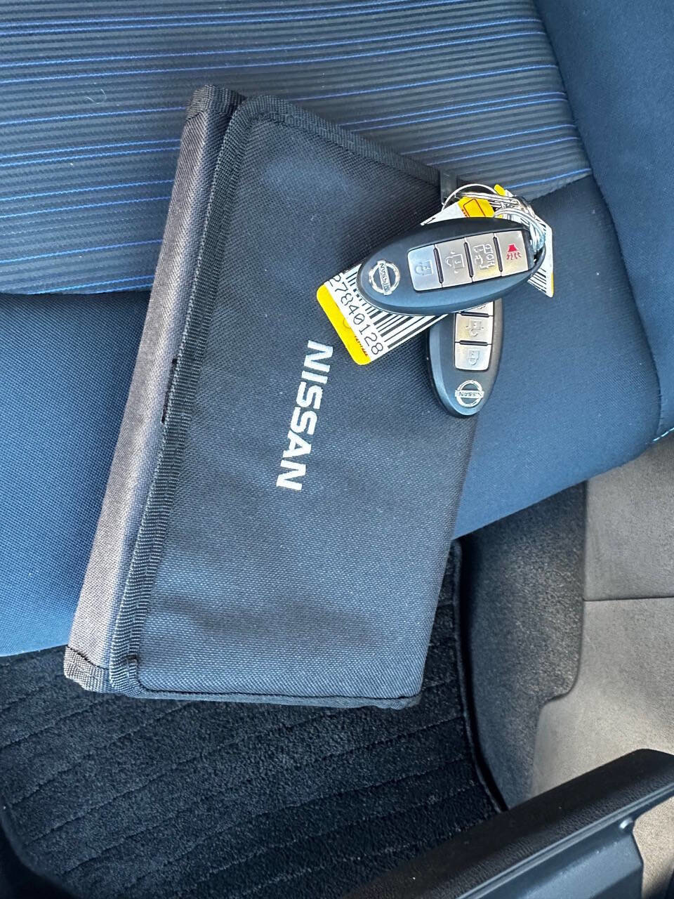 Used 2018 Nissan Leaf SV w/ SV Technology Package image 17