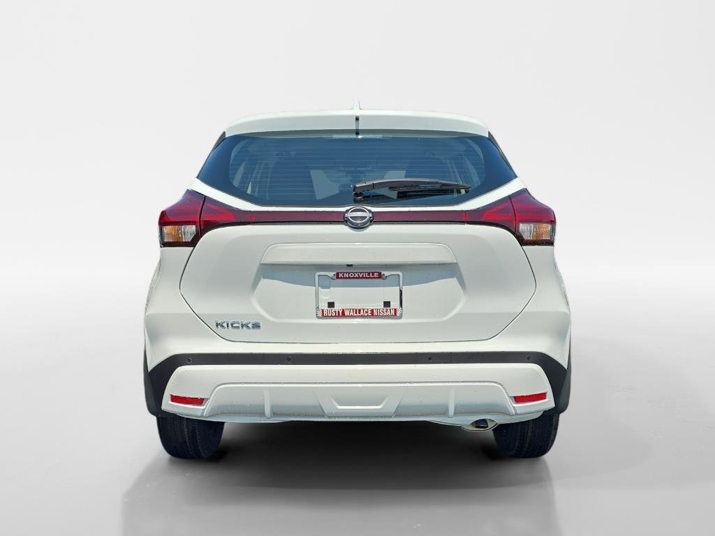 New 2025 Nissan Kicks Play S image 4