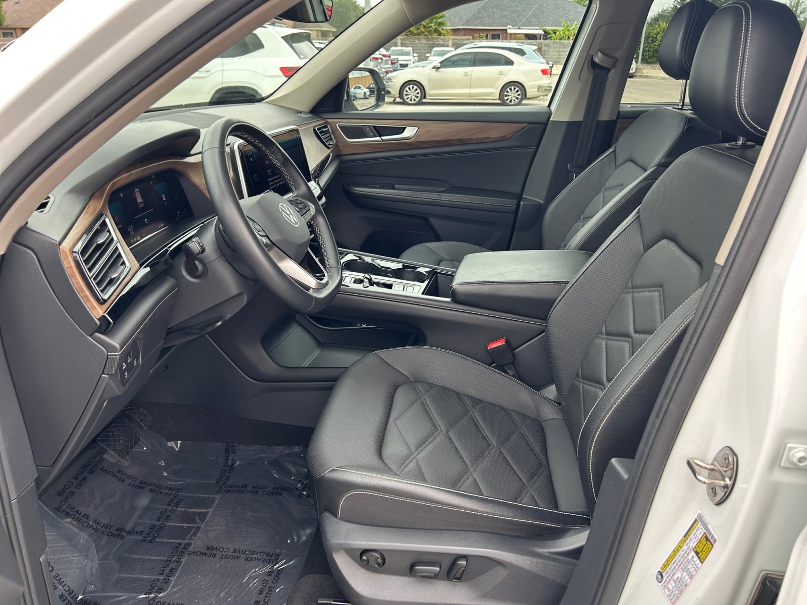 Used 2024 Volkswagen Atlas SE FWD image 24