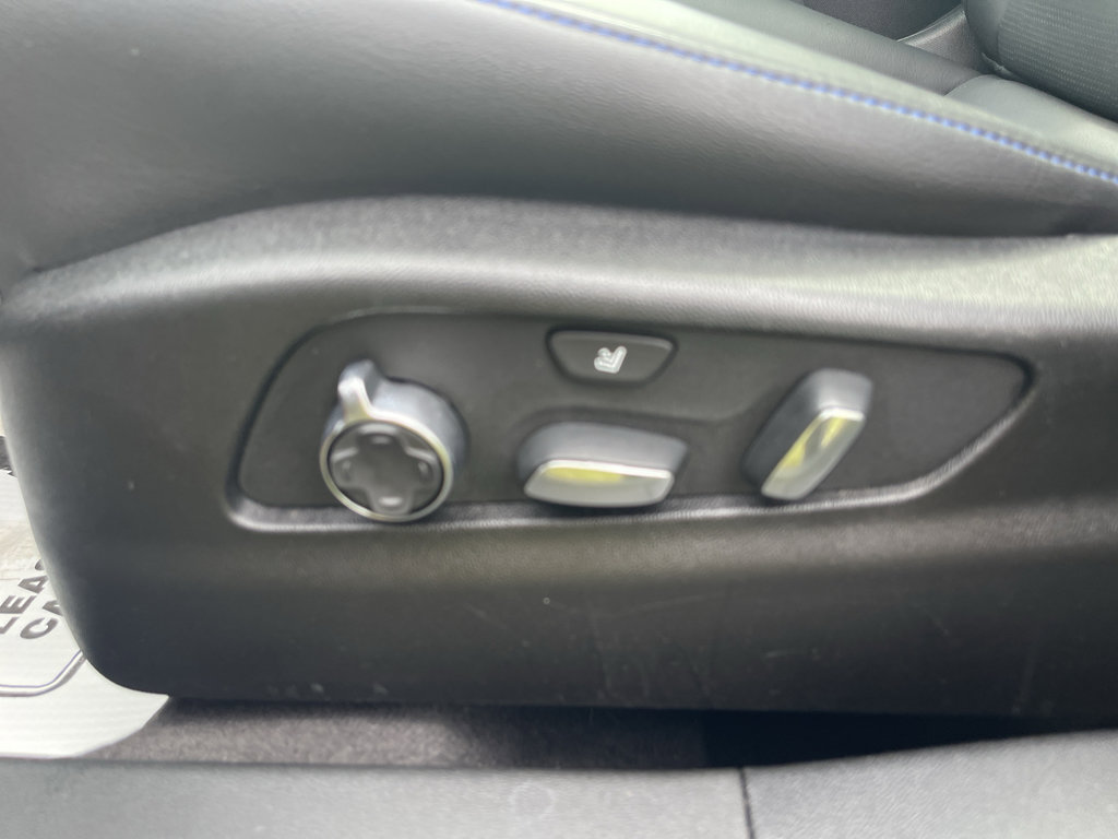 Used 2025 Cadillac XT4 Sport image 16