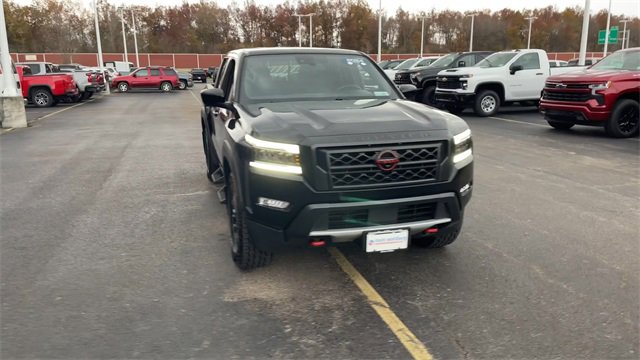 Used 2024 Nissan Frontier Pro-X w/ Pro Convenience Package image 2