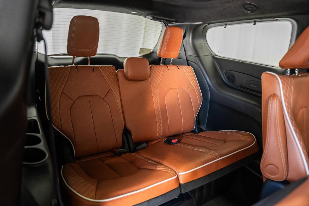 New 2026 Chrysler Pacifica Pinnacle image 36