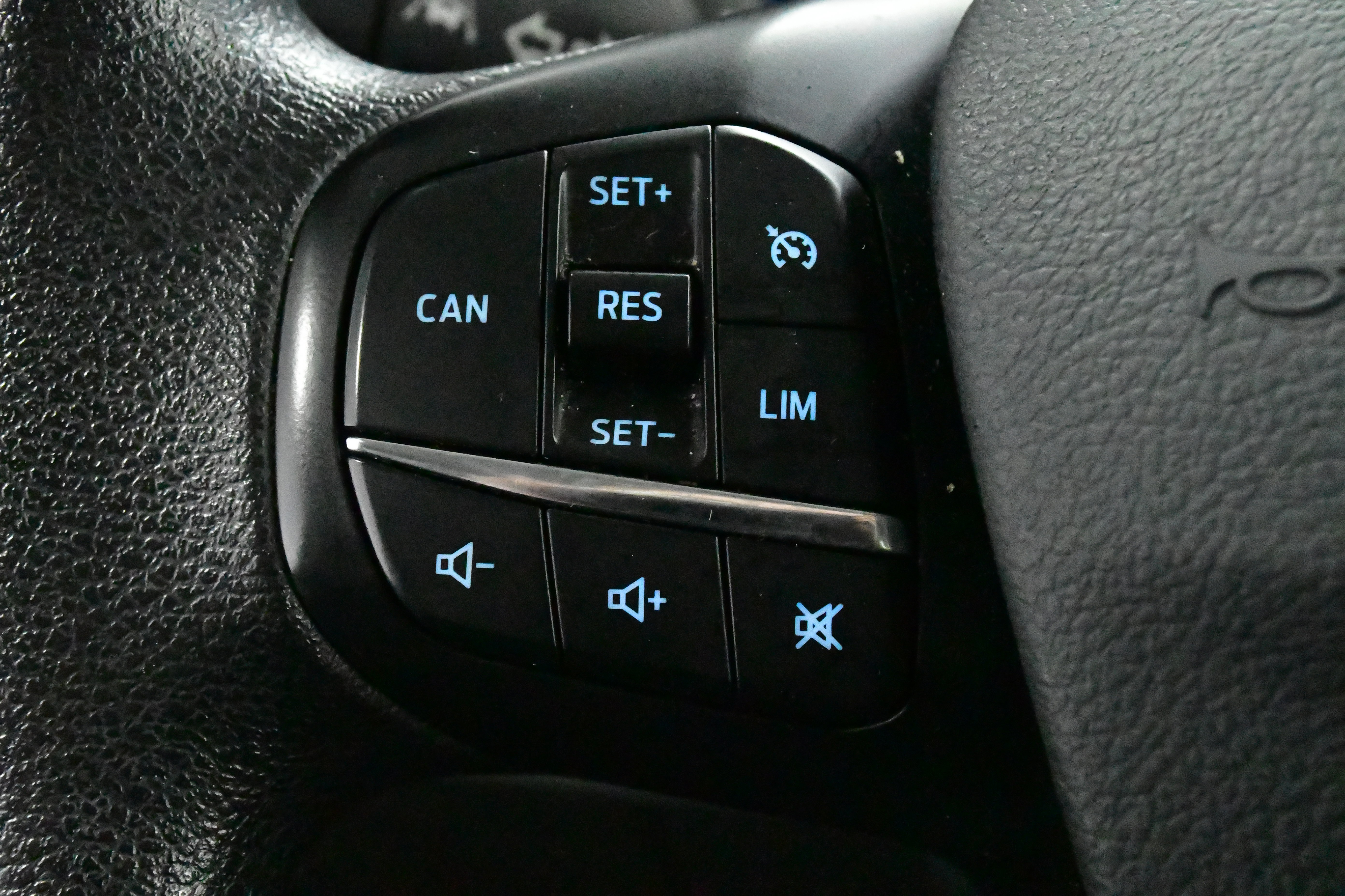 Used 2023 Ford Transit 350 XLT image 45