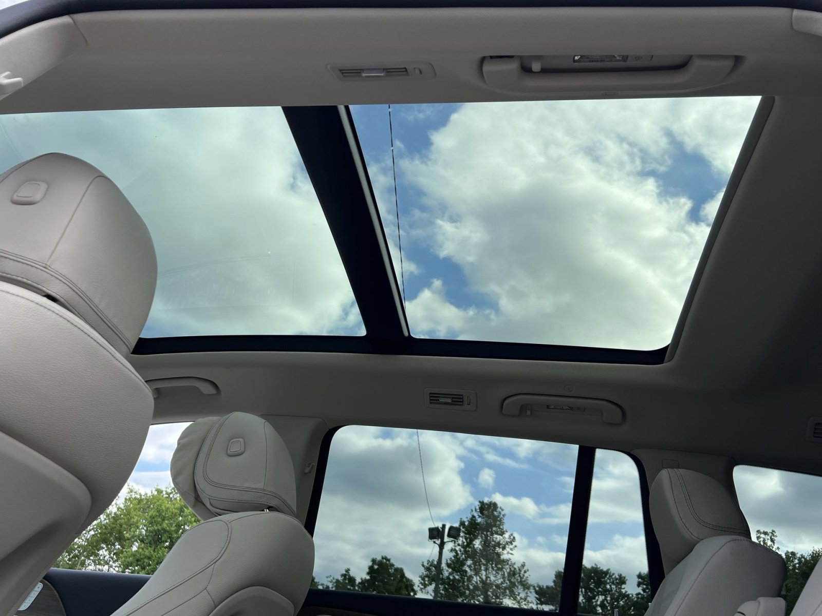 New 2026 Mercedes-Benz GLS 450 4MATIC image 29