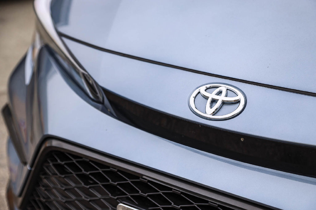 Used 2026 Toyota Corolla SE w/ SE Package FWD image 11