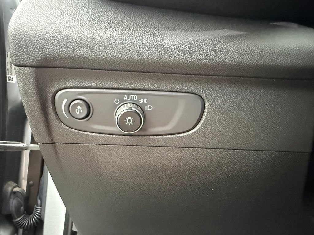Used 2023 Buick Envision Essence w/ Sport Touring Package AWD/4WD image 26