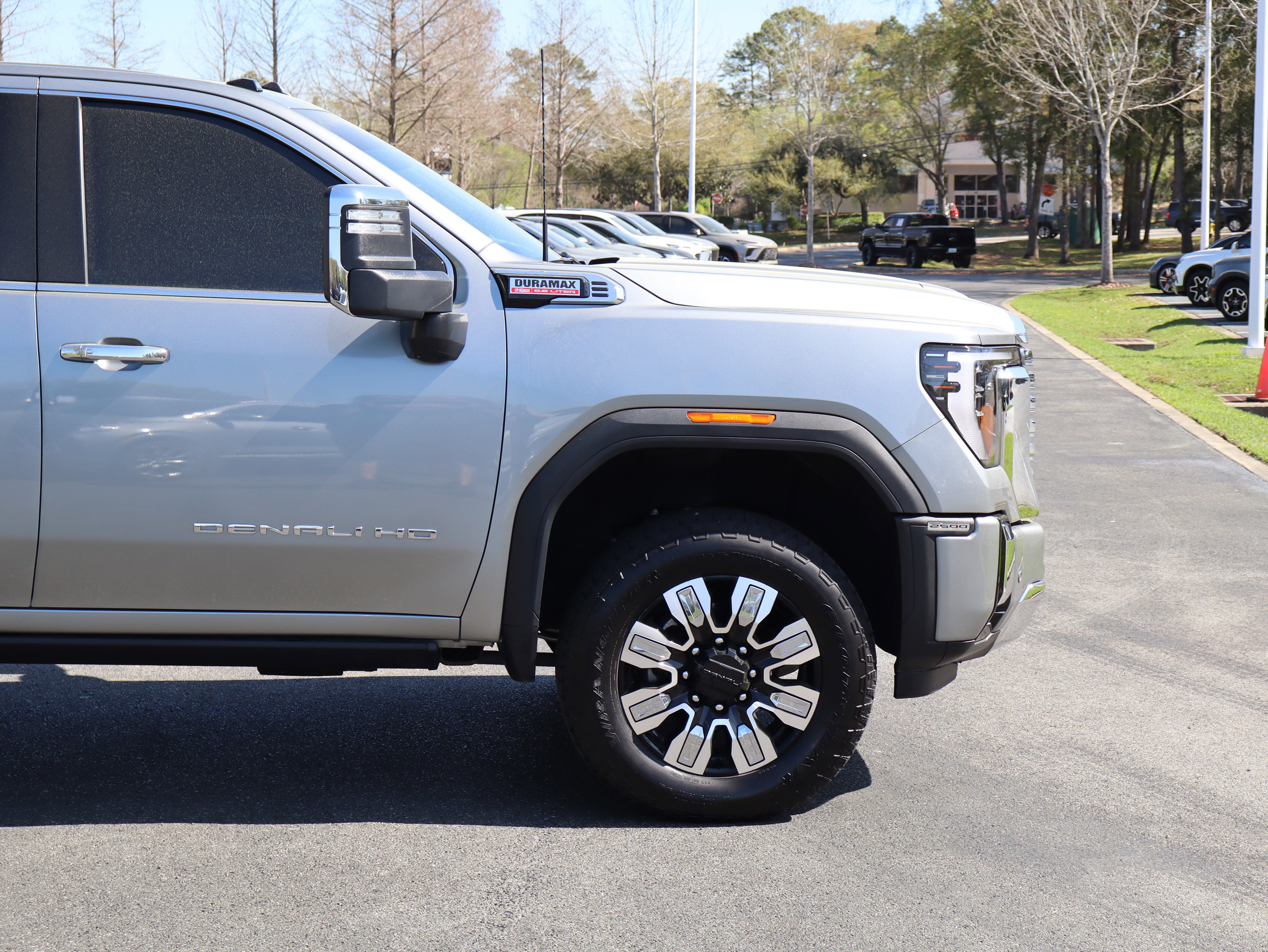 Used 2025 GMC Sierra 2500 Denali w/ Denali Reserve Package image 11