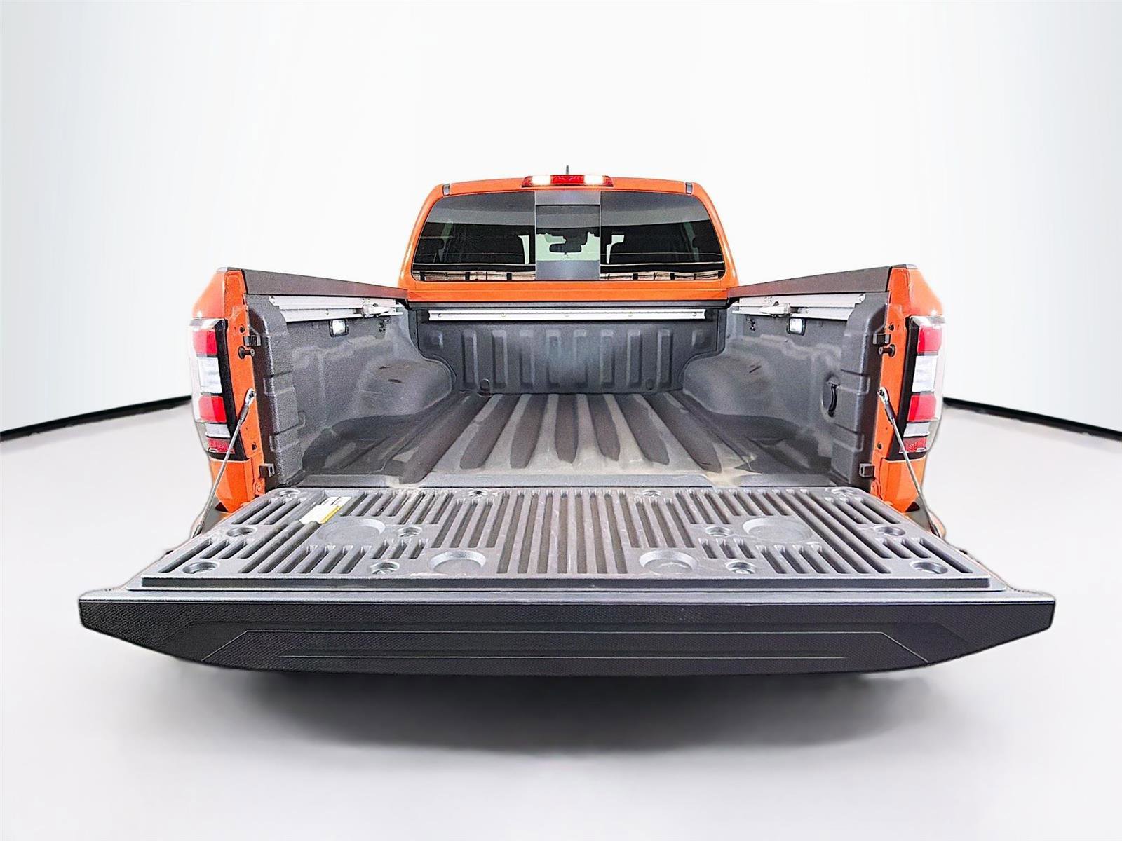 Used 2025 Nissan Frontier PRO-4X w/ Pro Convenience Package AWD/4WD image 24