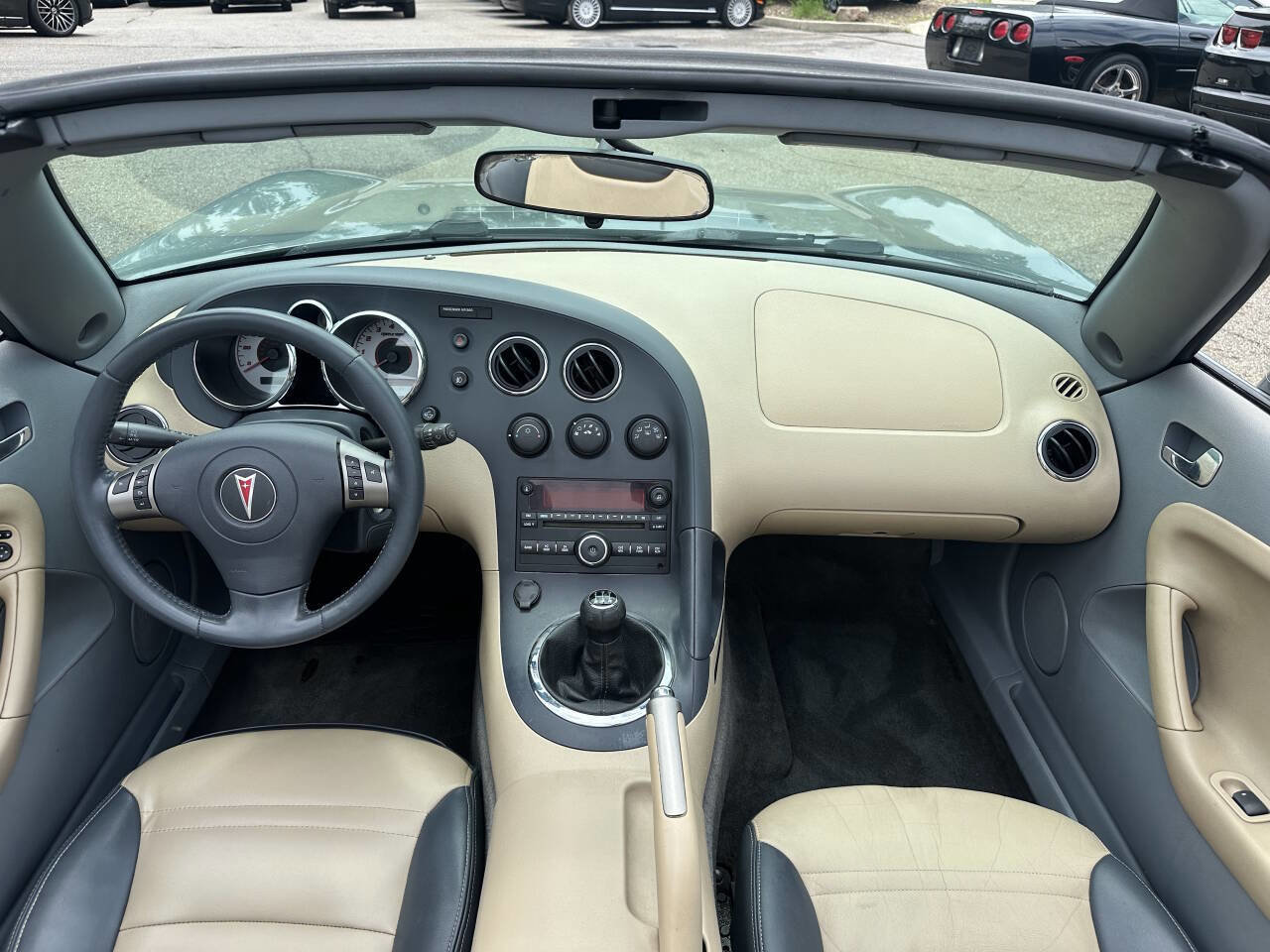 Used 2006 Pontiac Solstice Convertible w/ Premium Package image 20