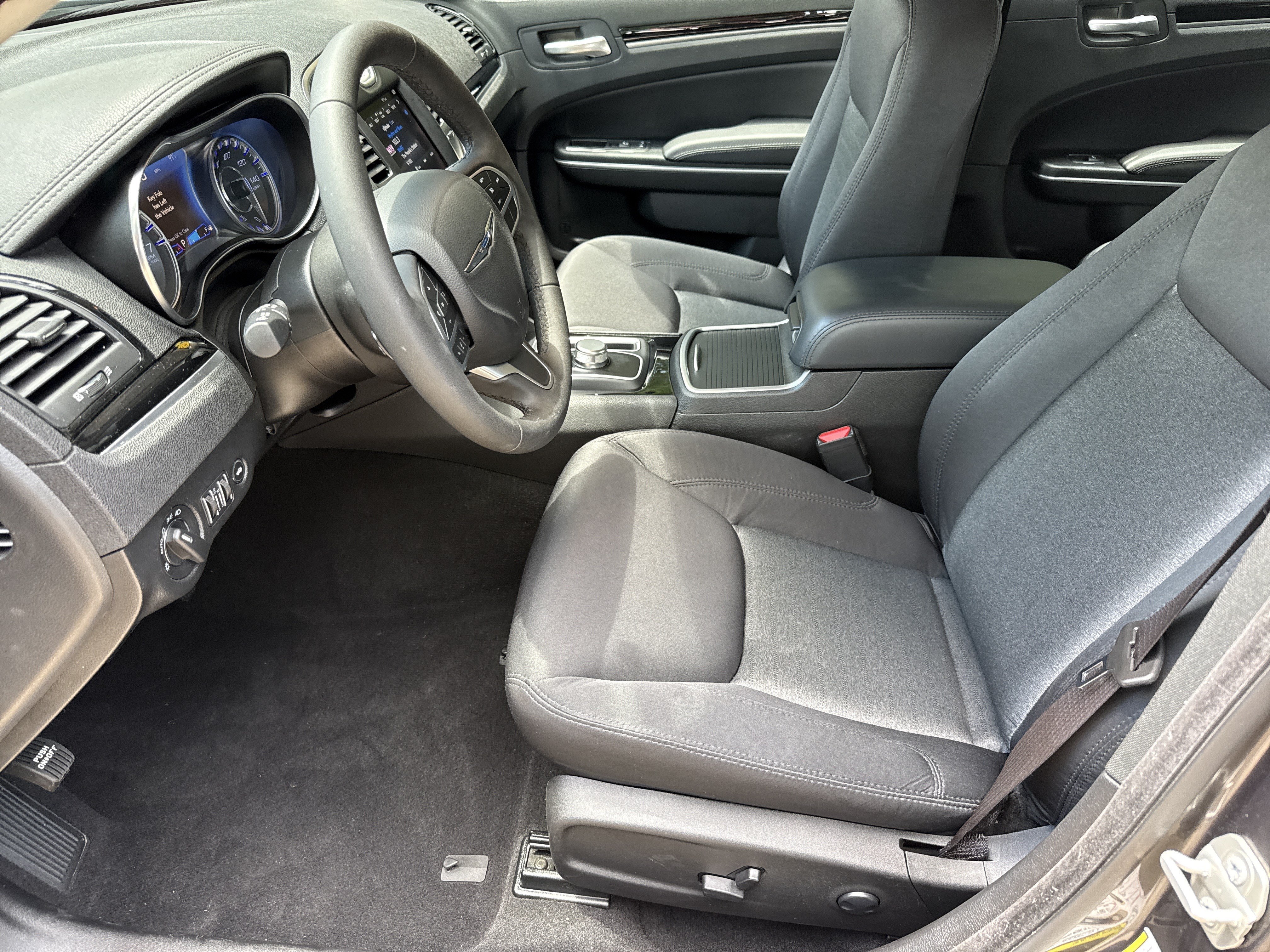 Used 2023 Chrysler 300 Touring w/ Sport Appearance Package RWD image 9