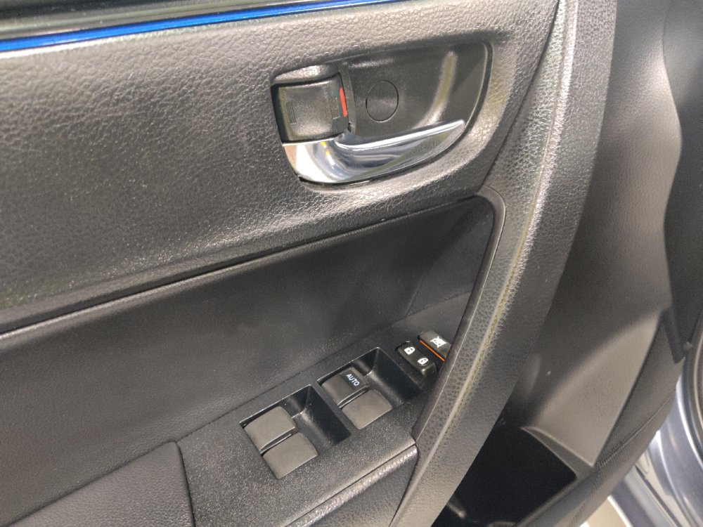 Used 2017 Toyota Corolla SE image 27