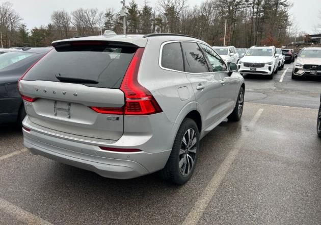 Used 2023 Volvo XC60 B5 Core w/ Climate Package image 4
