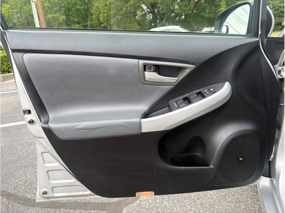 Used 2012 Toyota Prius Four w/ Preferred Accessory Pkg FWD image 9