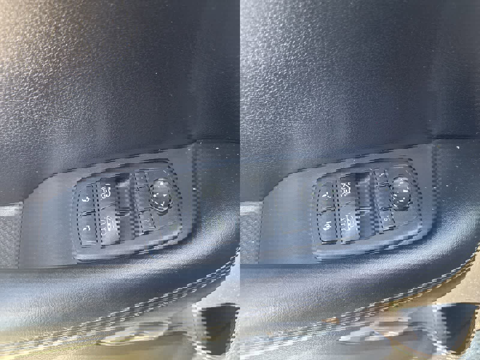 Used 2015 Dodge Challenger R/T w/ Quick Order Package 22B R/T image 17