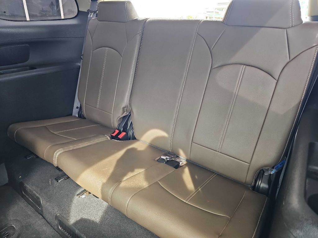 Used 2015 GMC Acadia SLT image 15