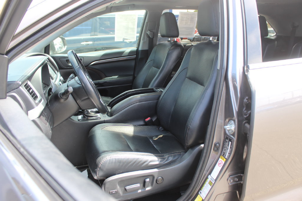 Used 2014 Toyota Highlander Limited FWD image 13