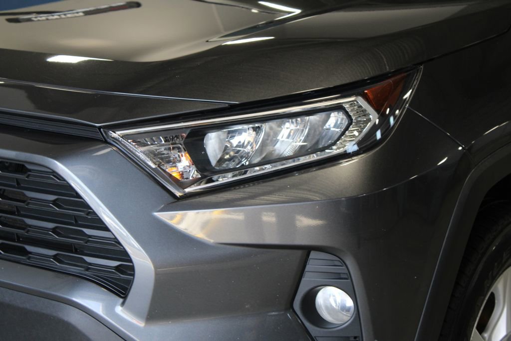 Used 2021 Toyota RAV4 XLE image 2