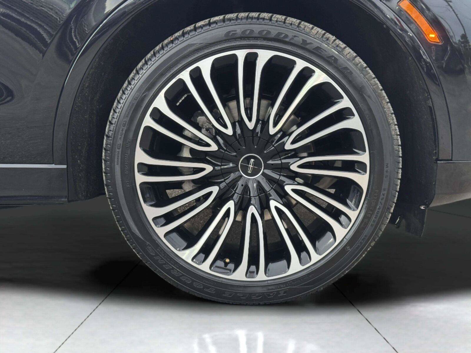 Used 2025 Lincoln Aviator Black Label AWD/4WD image 67