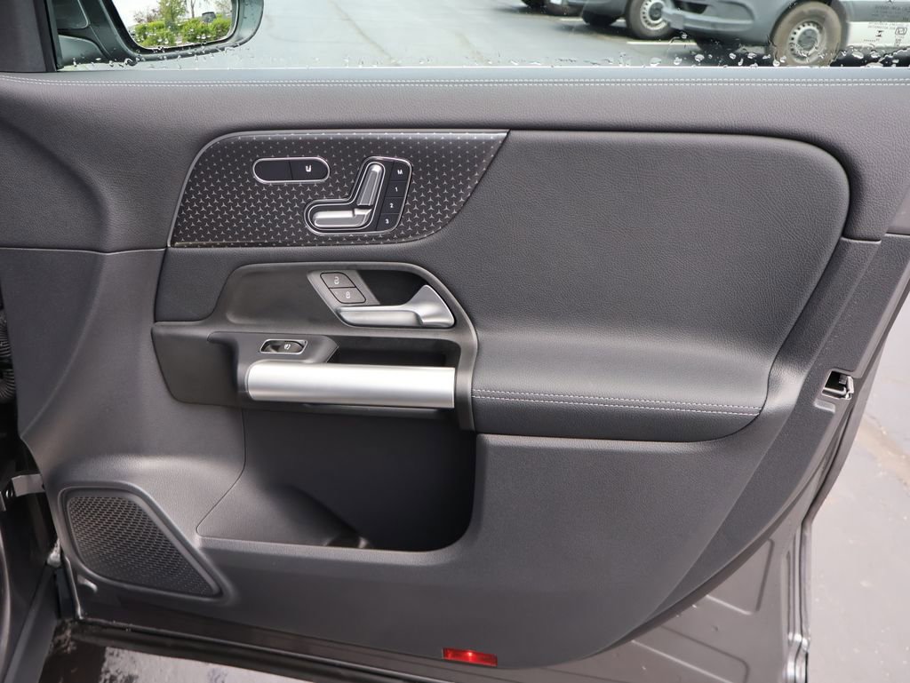 Certified 2025 Mercedes-Benz GLA 250 4MATIC image 13