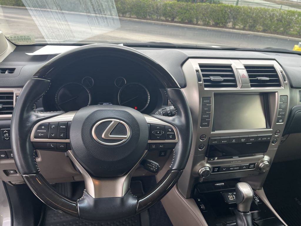 Used 2021 Lexus GX 460 Premium w/ Accessory Package image 21