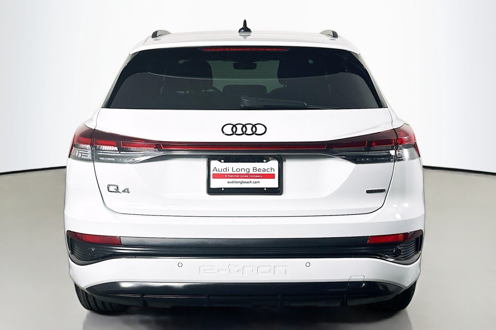 Used 2023 Audi Q4 e-tron Premium Plus w/ Premium Plus AWD/4WD image 3