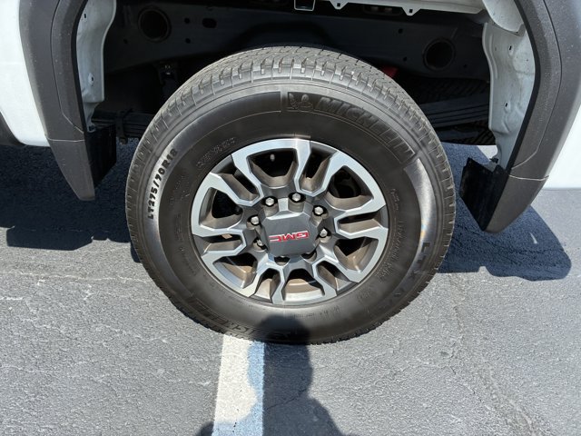 Used 2025 GMC Sierra 2500 SLE w/ SLE Value Package; AWD/4WD image 9