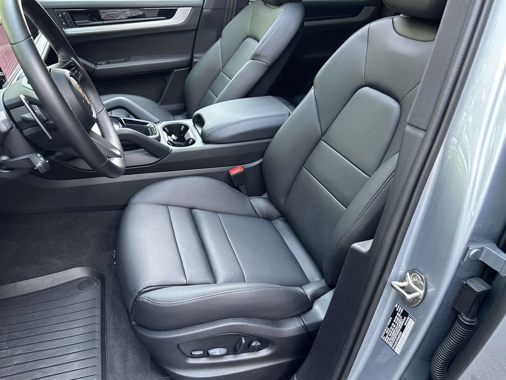 Certified 2026 Porsche Cayenne AWD/4WD image 12