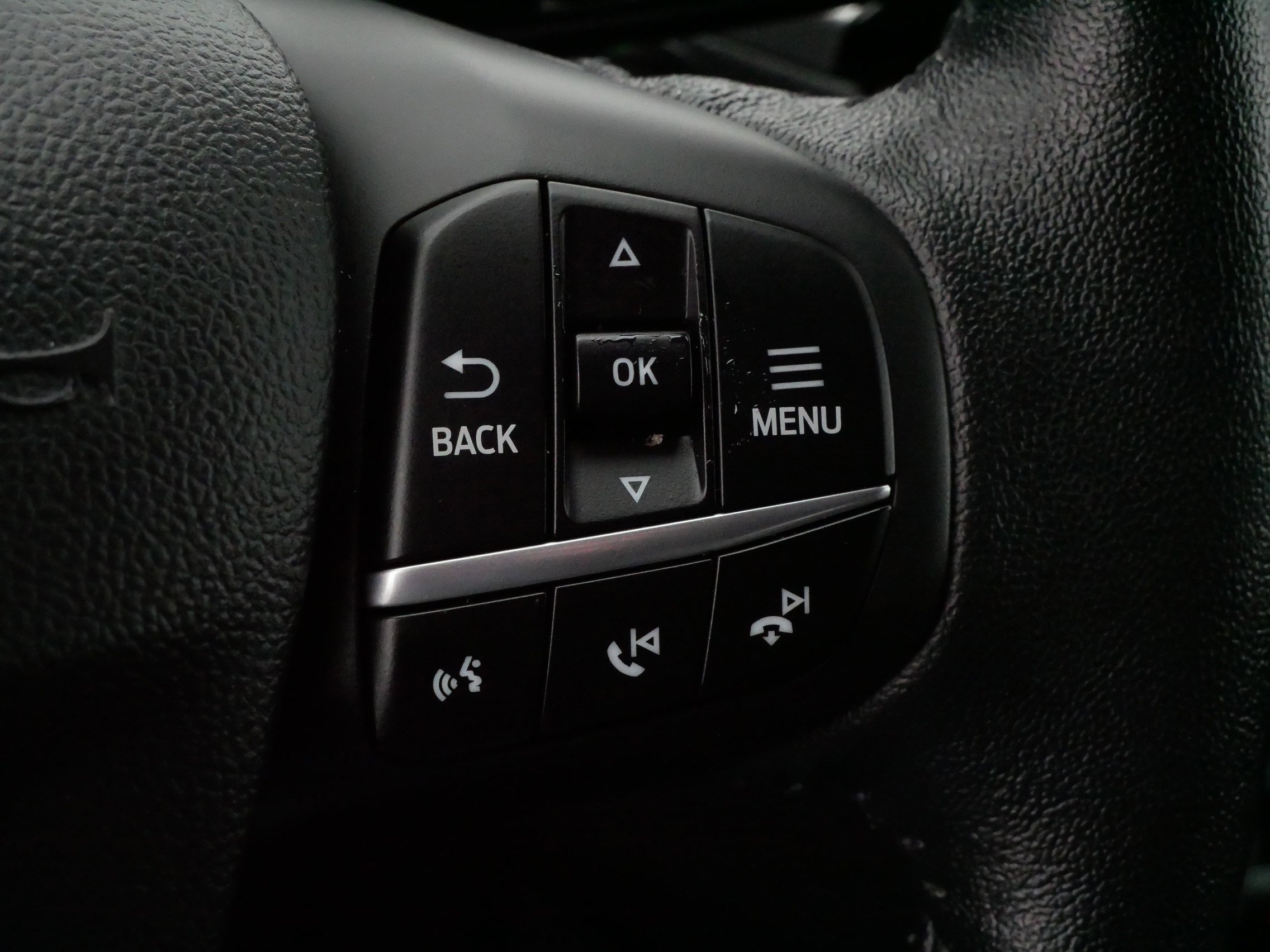 Used 2020 Ford Escape SE Sport image 25