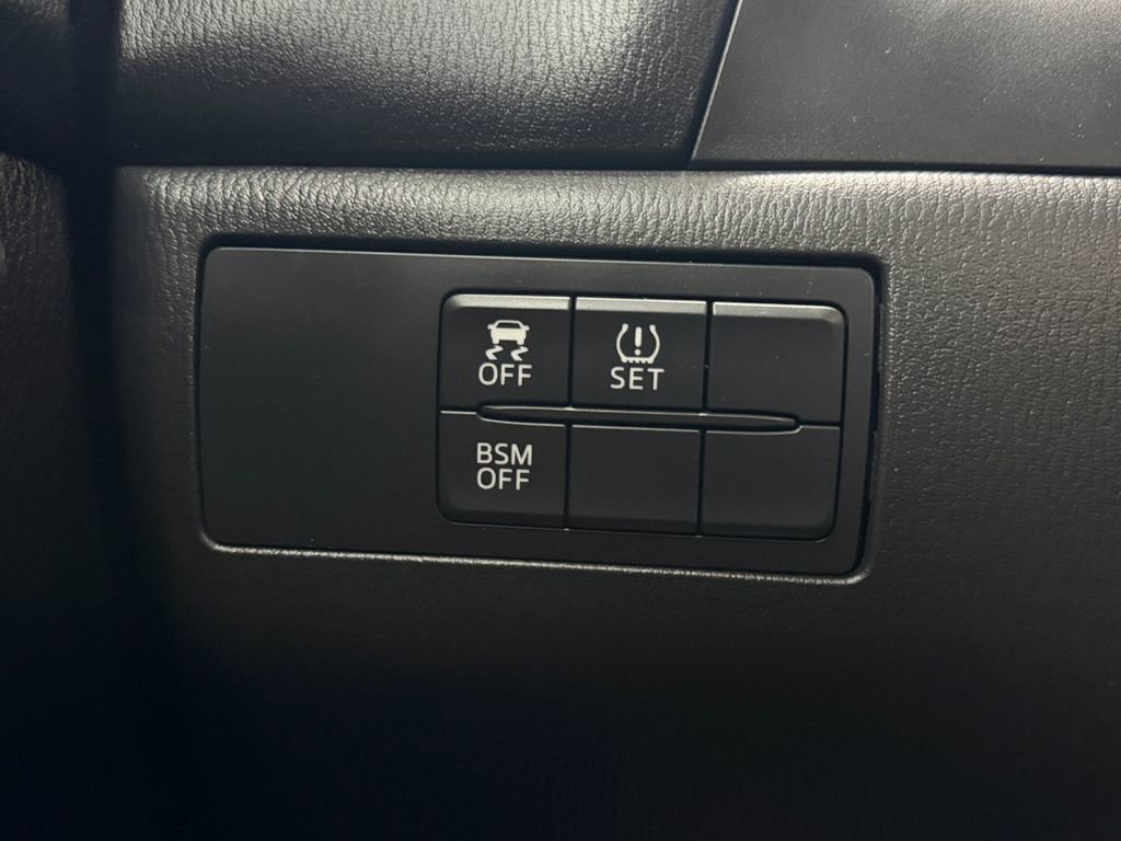 Used 2016 MAZDA MAZDA3 i Sport w/ Preferred Equipment Package FWD image 30