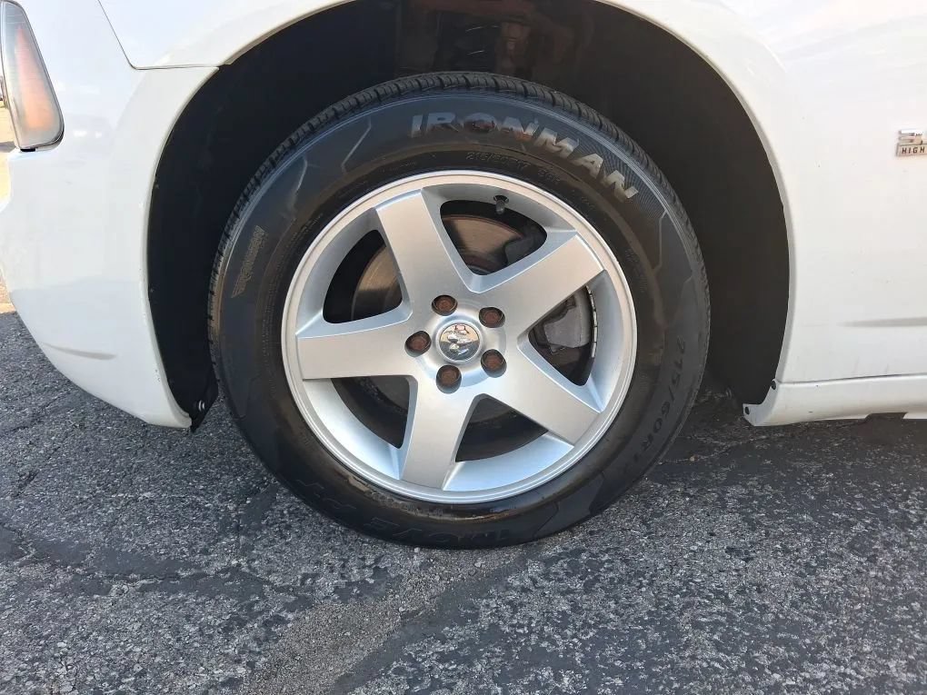 Used 2010 Dodge Charger SXT RWD image 9