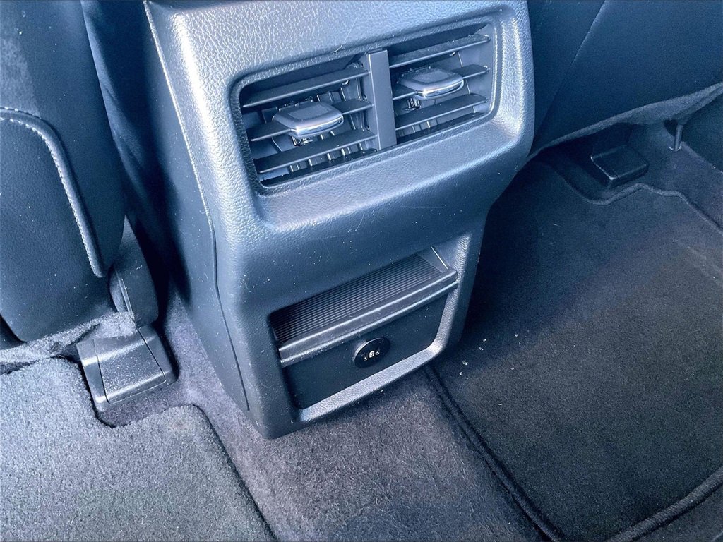 Used 2023 Ford Edge SEL image 25