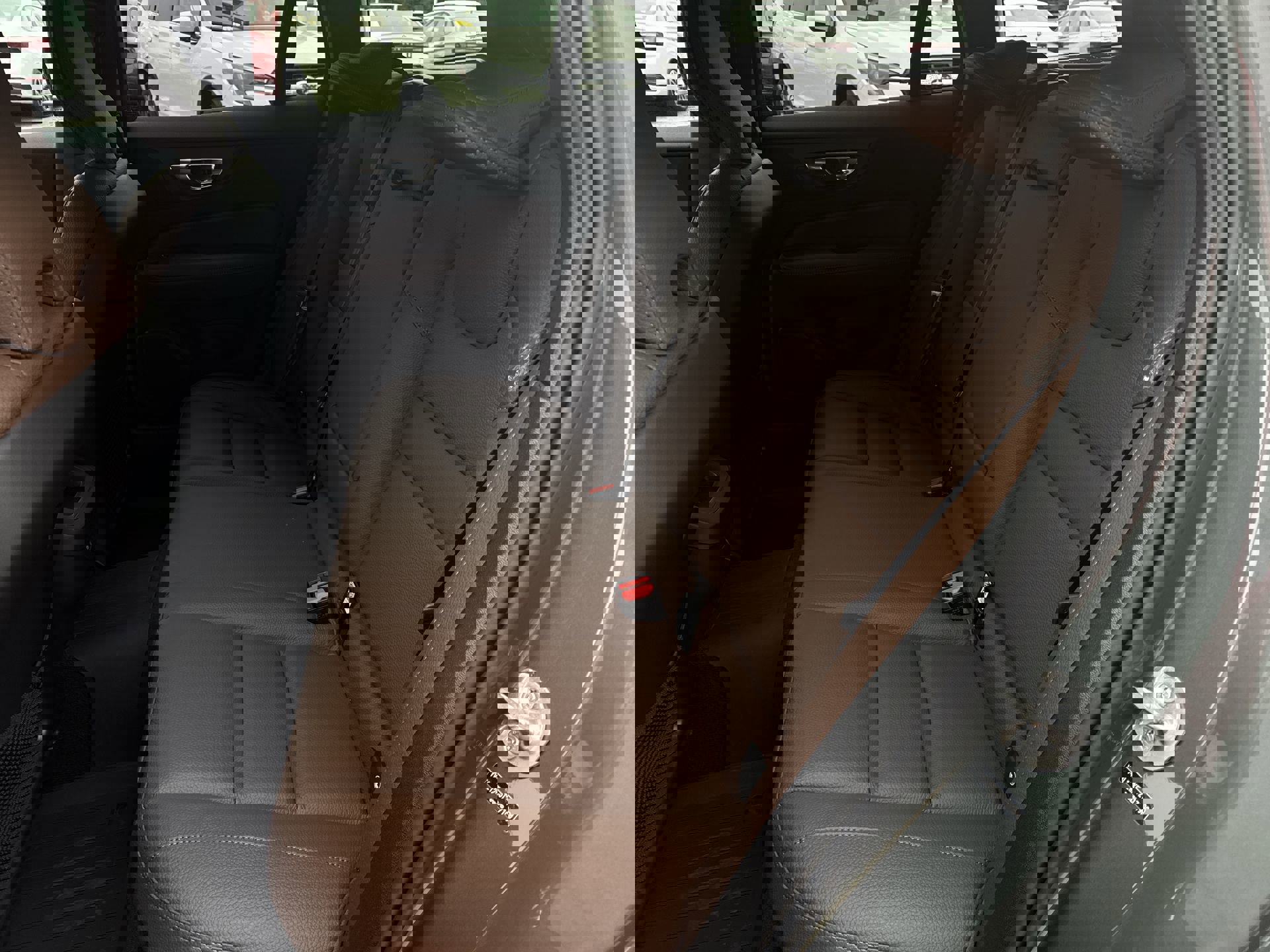 New 2026 Volvo V60 B5 Cross Country Plus w/ Climate Package image 26