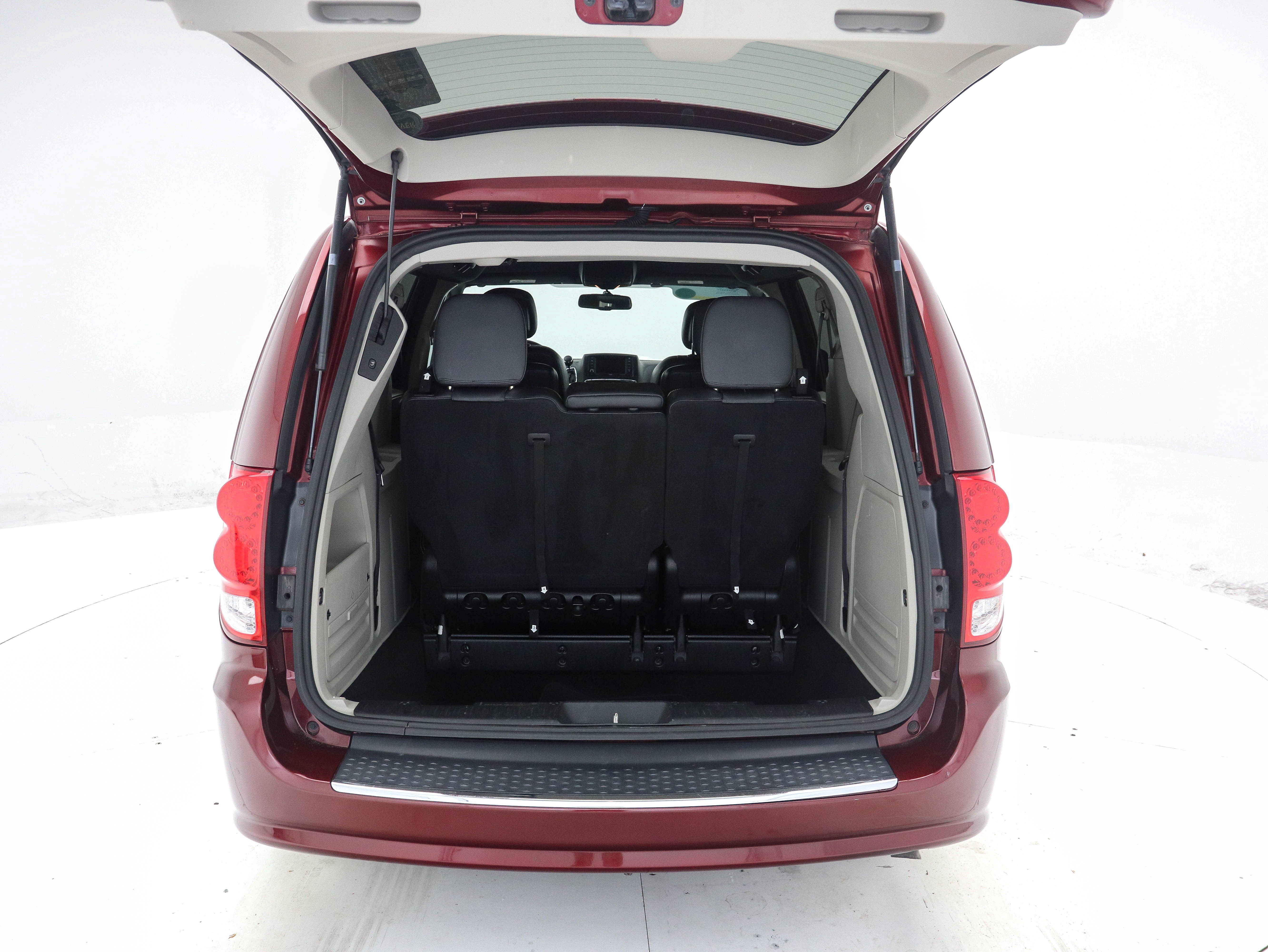 Used 2018 Dodge Grand Caravan SXT FWD image 10