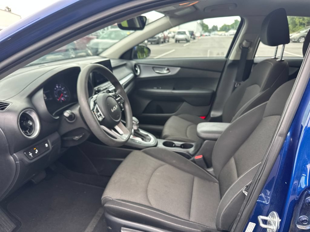 Used 2022 Kia Forte LXS w/ LXS Technology Package FWD image 10