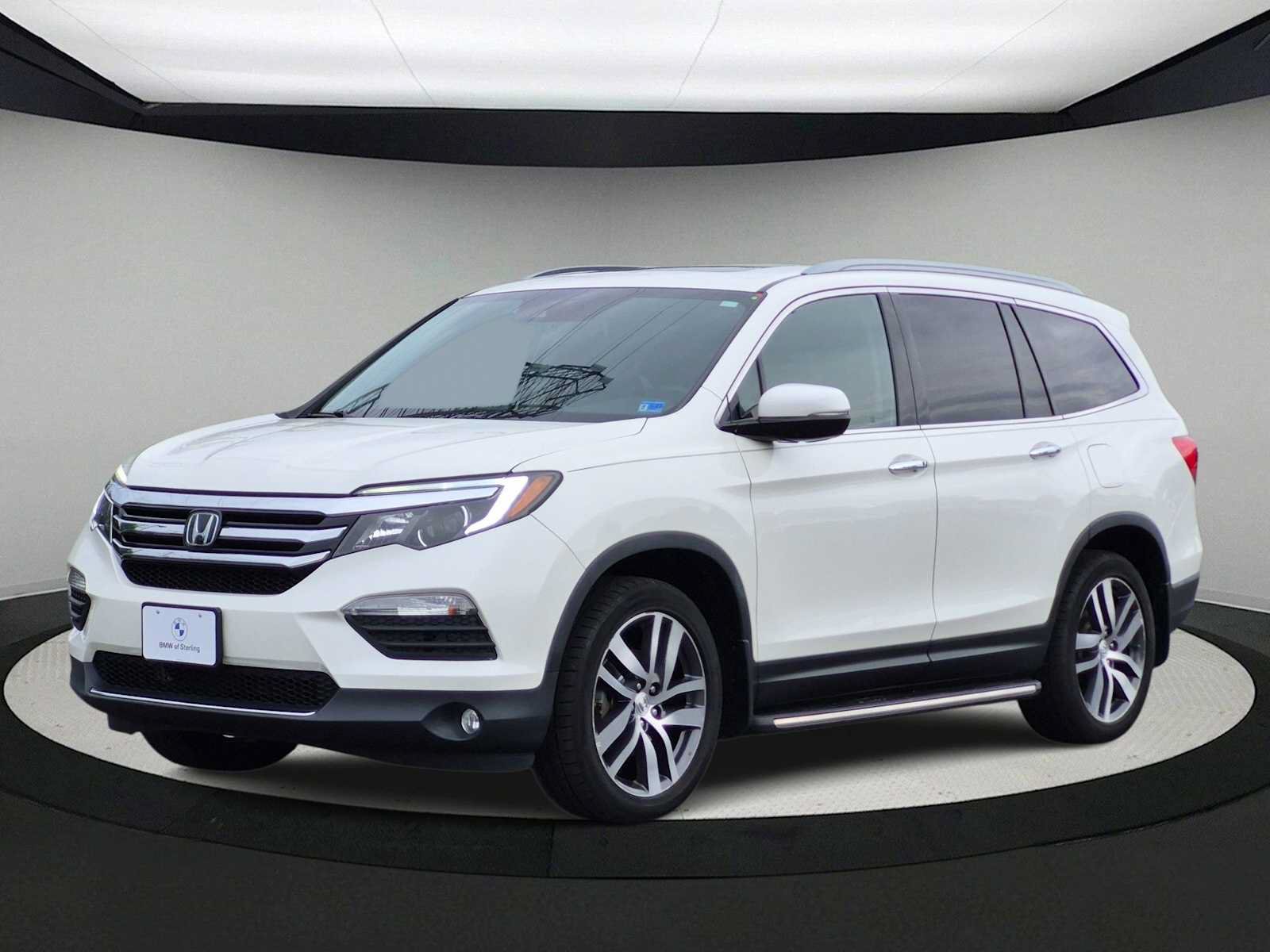 Used 2017 Honda Pilot Touring image 4