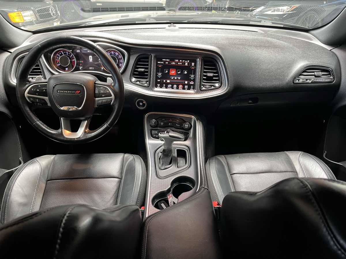 Used 2015 Dodge Challenger SXT Plus RWD image 9