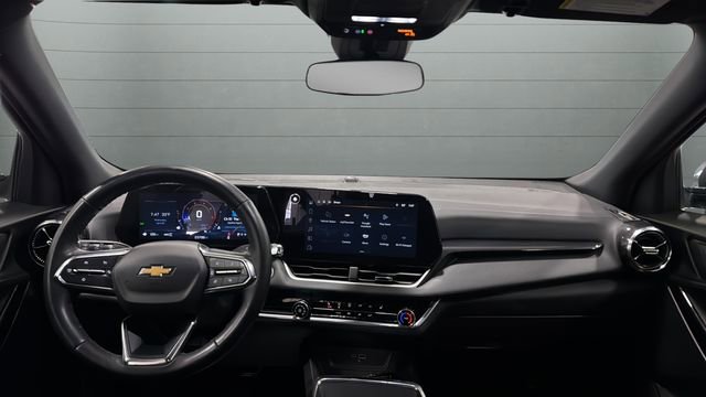 Used 2025 Chevrolet Equinox LT image 29